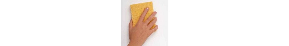 Eponge abrasive pour nettoyer votre mur